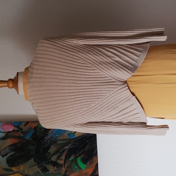 Gap Cream Cardigan/Shrug Size Medium - Picture 7 of 9